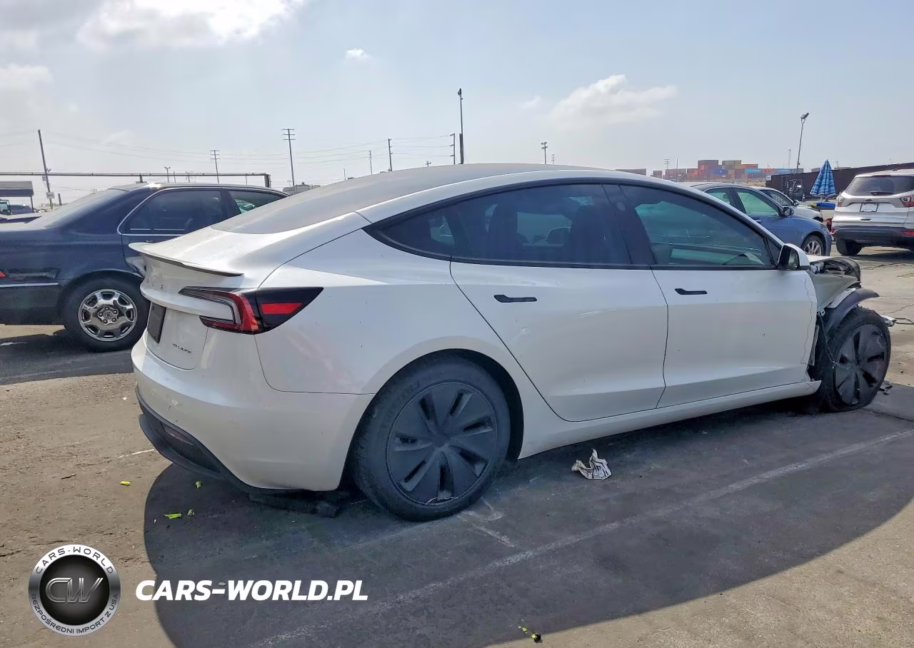 2024 Tesla Model 3 VIN:5YJ3E1EB7RF821609 - 3