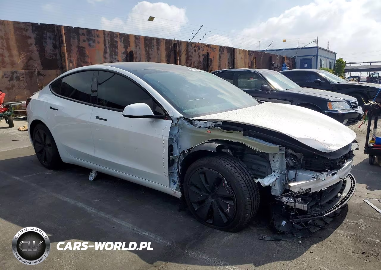 2024 Tesla Model 3 VIN:5YJ3E1EB7RF821609 - 4