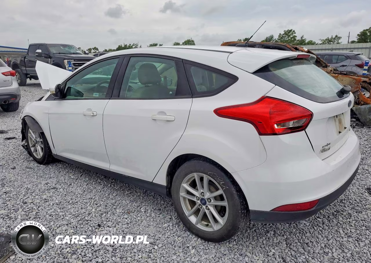 2017 Ford Focus Se VIN:1FADP3K26HL274896 - 2