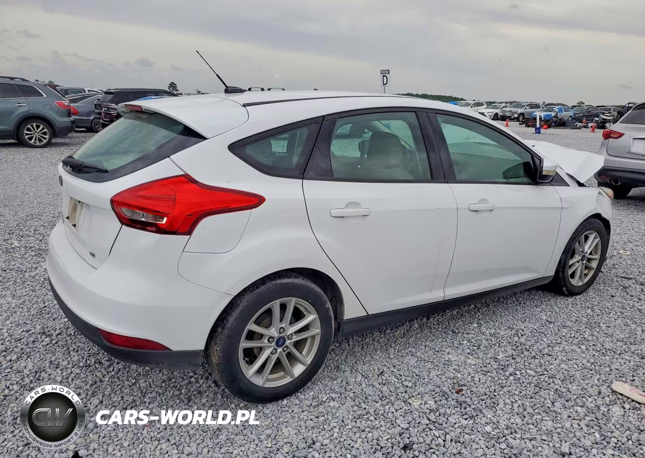 2017 Ford Focus Se VIN:1FADP3K26HL274896 - 3