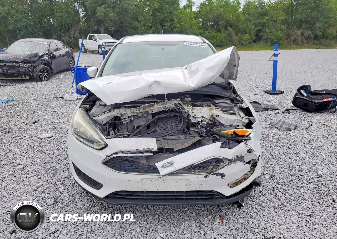 2017 Ford Focus Se VIN:1FADP3K26HL274896 - 5