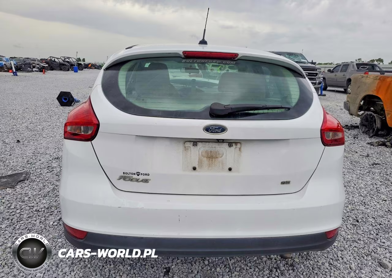 2017 Ford Focus Se VIN:1FADP3K26HL274896 - 6
