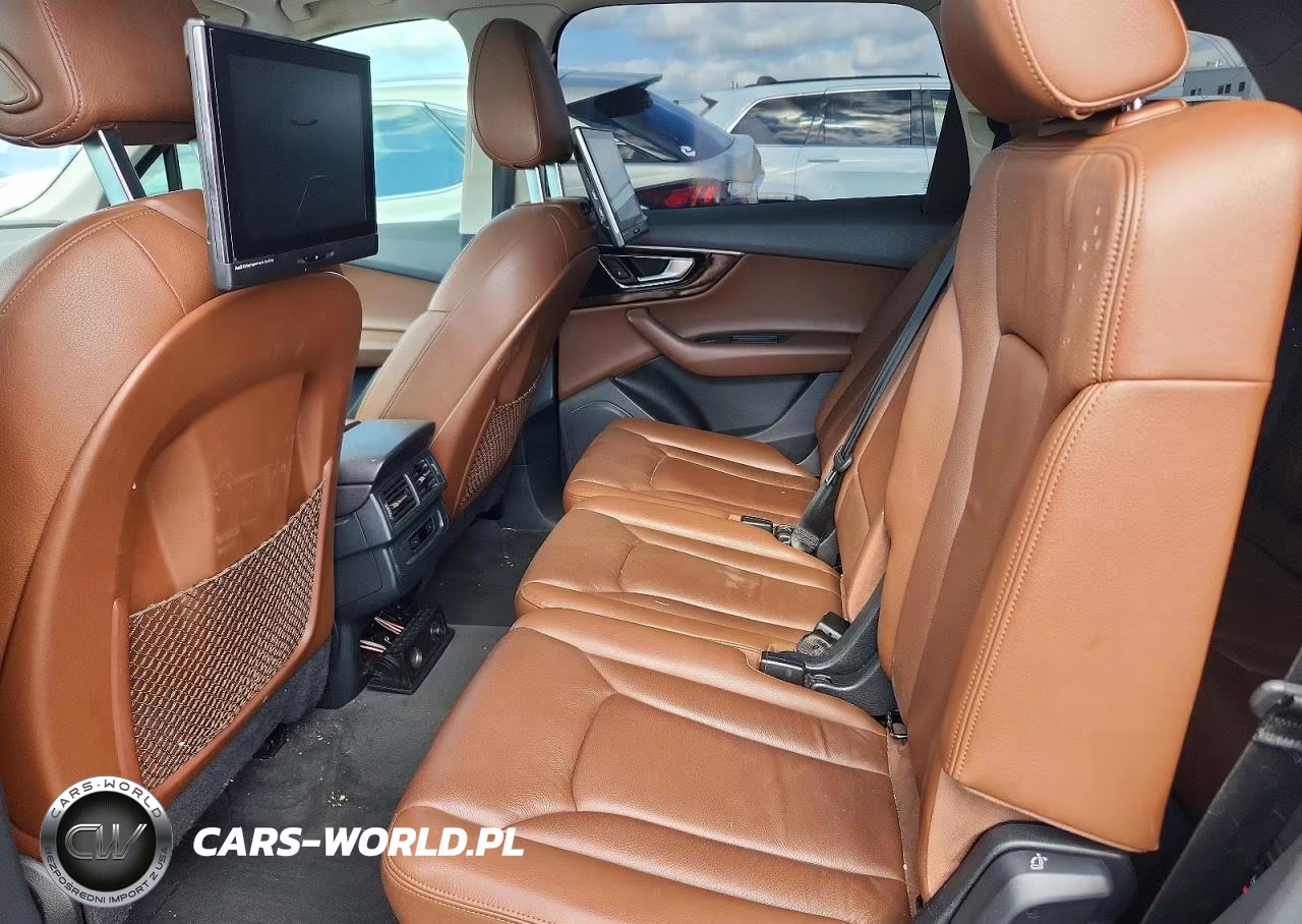 2017 Audi Q7 Premium VIN:WA1AAAF74HD023498 - 10