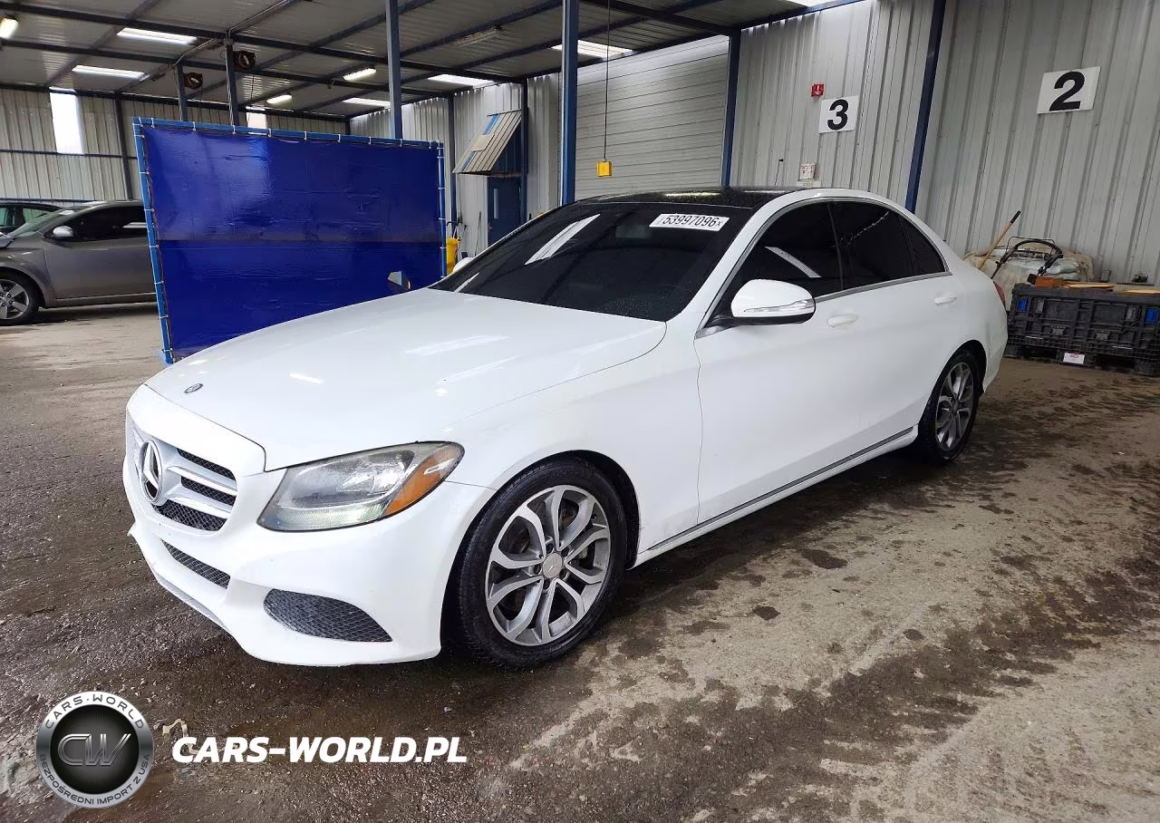 2015 Mercedes-Benz C 300 – zdjęcie 1 z 12