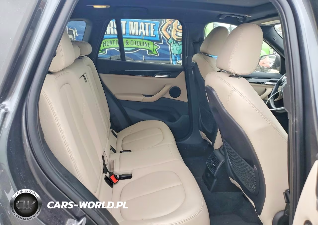 2018 BMW X1 xDrive28I VIN:WBXHT3C38J5L28047 - 10