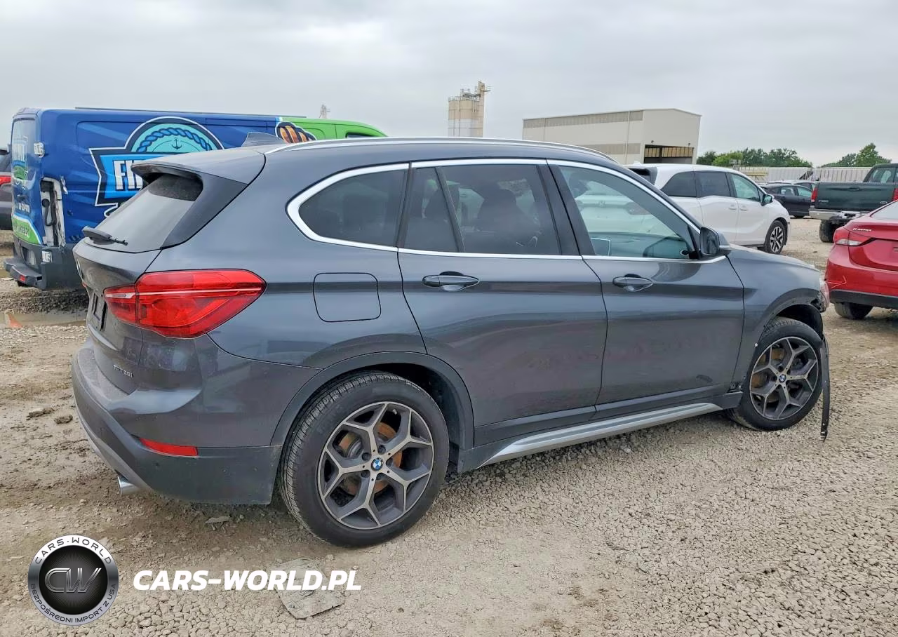2018 BMW X1 xDrive28I VIN:WBXHT3C38J5L28047 - 3