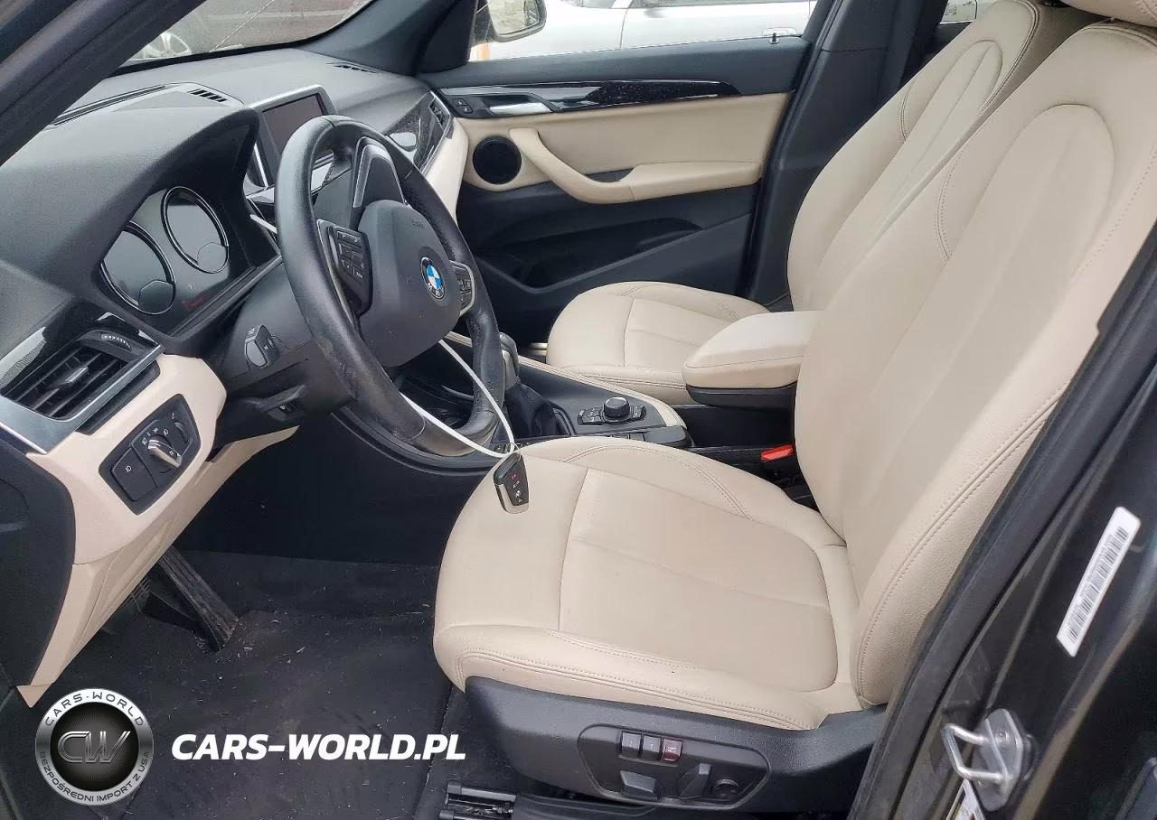 2018 BMW X1 xDrive28I VIN:WBXHT3C38J5L28047 - 7