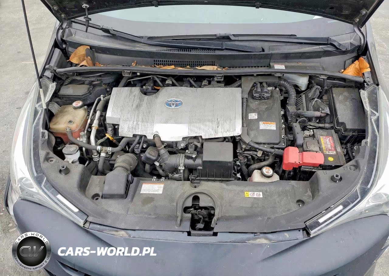 2018 Toyota Prius Three Touring VIN:JTDKARFU5J3065608 - 11