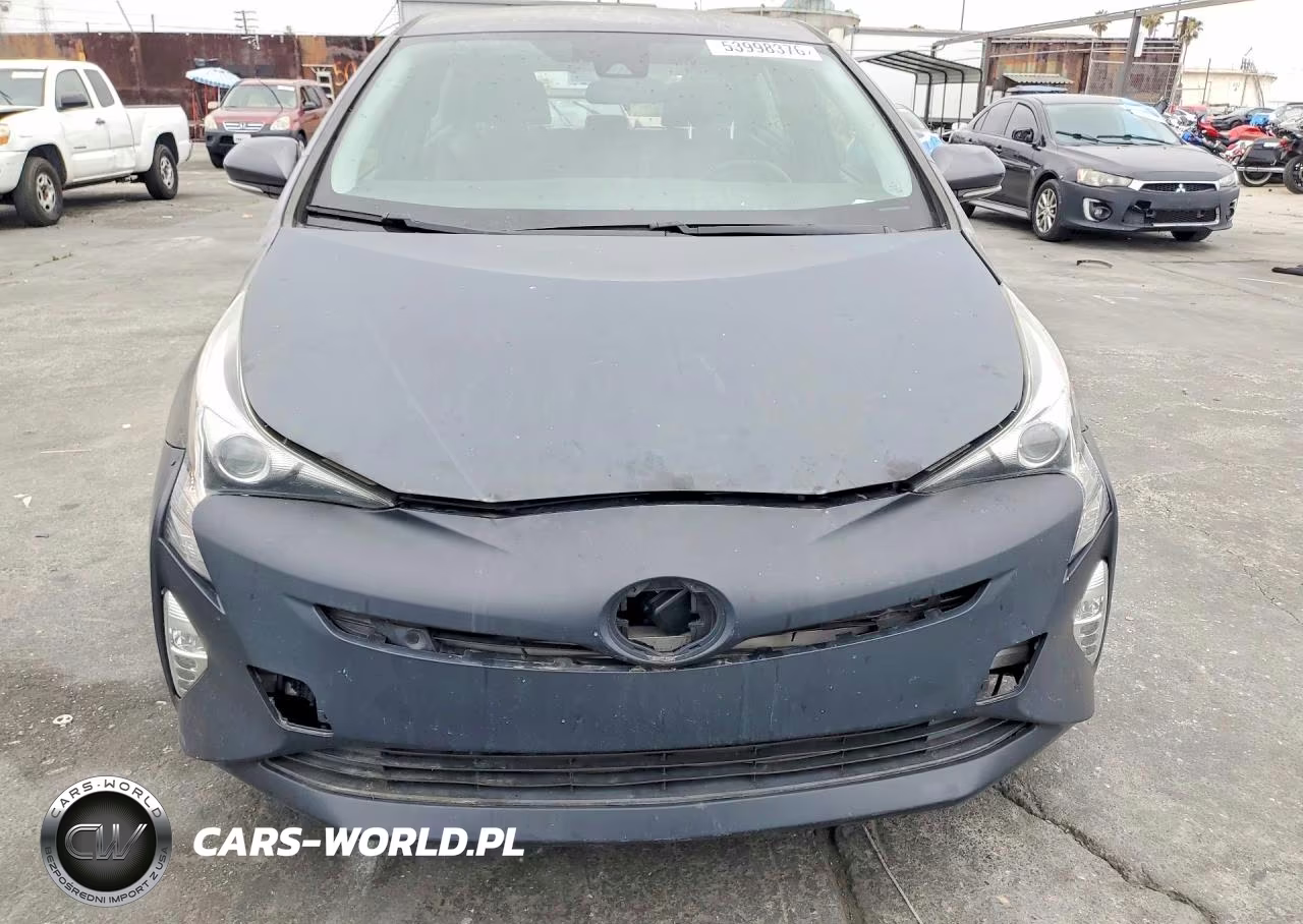 2018 Toyota Prius Three Touring VIN:JTDKARFU5J3065608 - 5