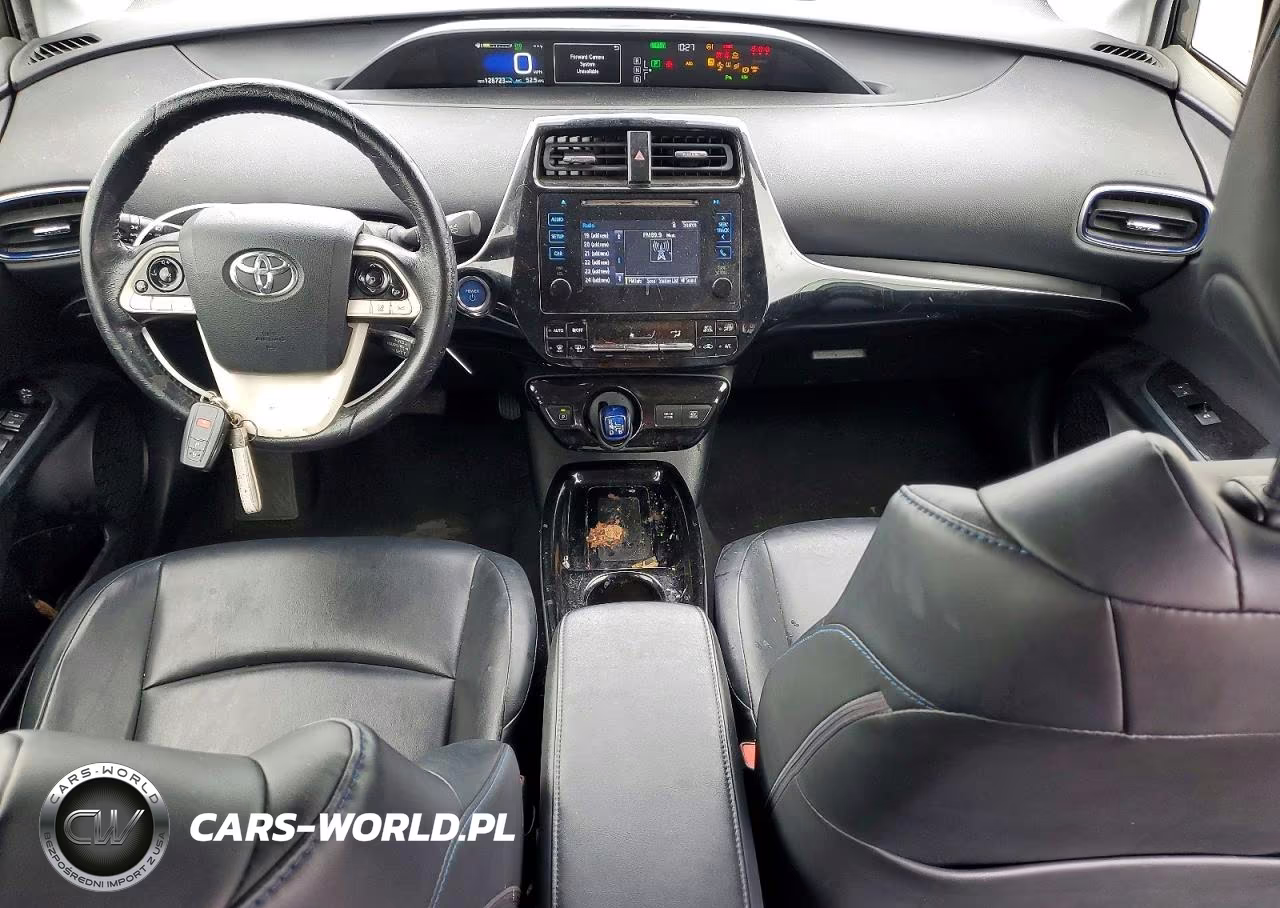 2018 Toyota Prius Three Touring VIN:JTDKARFU5J3065608 - 8