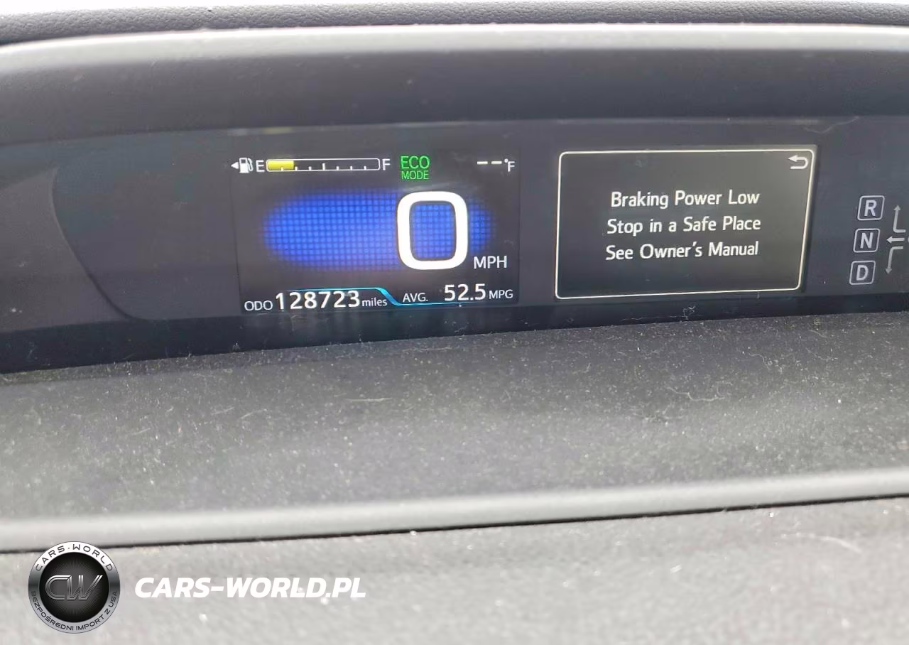 2018 Toyota Prius Three Touring VIN:JTDKARFU5J3065608 - 9
