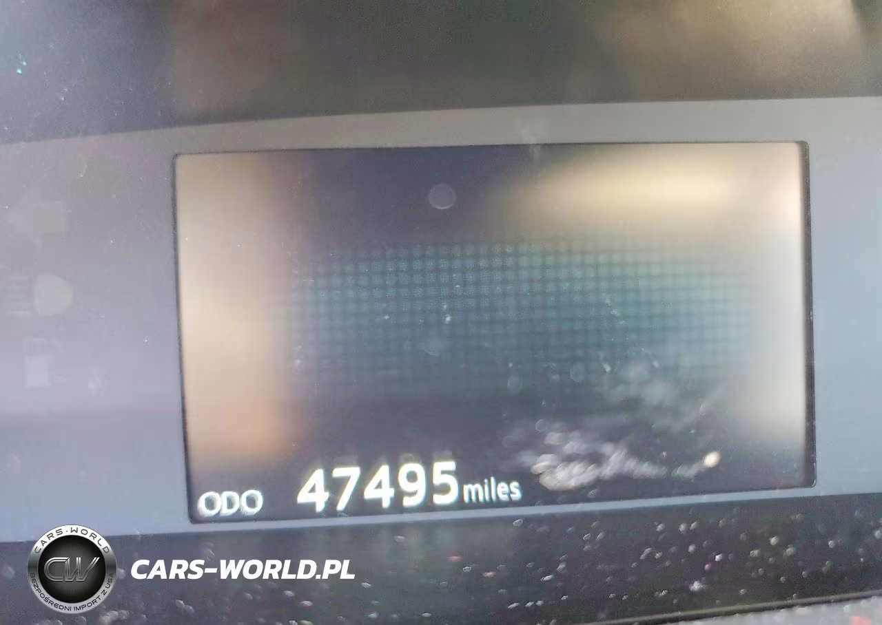 2018 Toyota Prius Two VIN:JTDKBRFU7J3070712 - 9