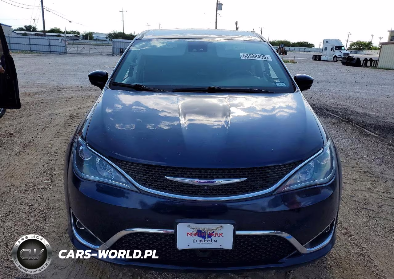 2020 Chrysler Pacifica Touring VIN:2C4RC1FG5LR146963 - 5