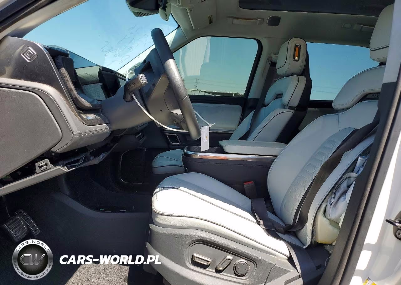 2022 Rivian R1T Adventure VIN:7FCTGAAAXNN015566 - 7