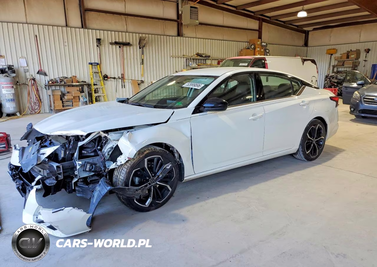2023 Nissan Altima Sr – zdjęcie 1 z 12