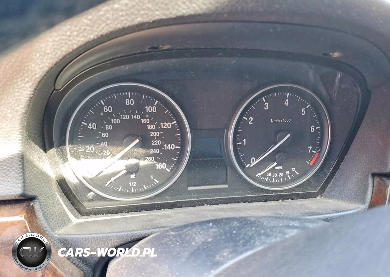 2011 BMW 328 Xi VIN:WBAPK7C52BA818106 - 9