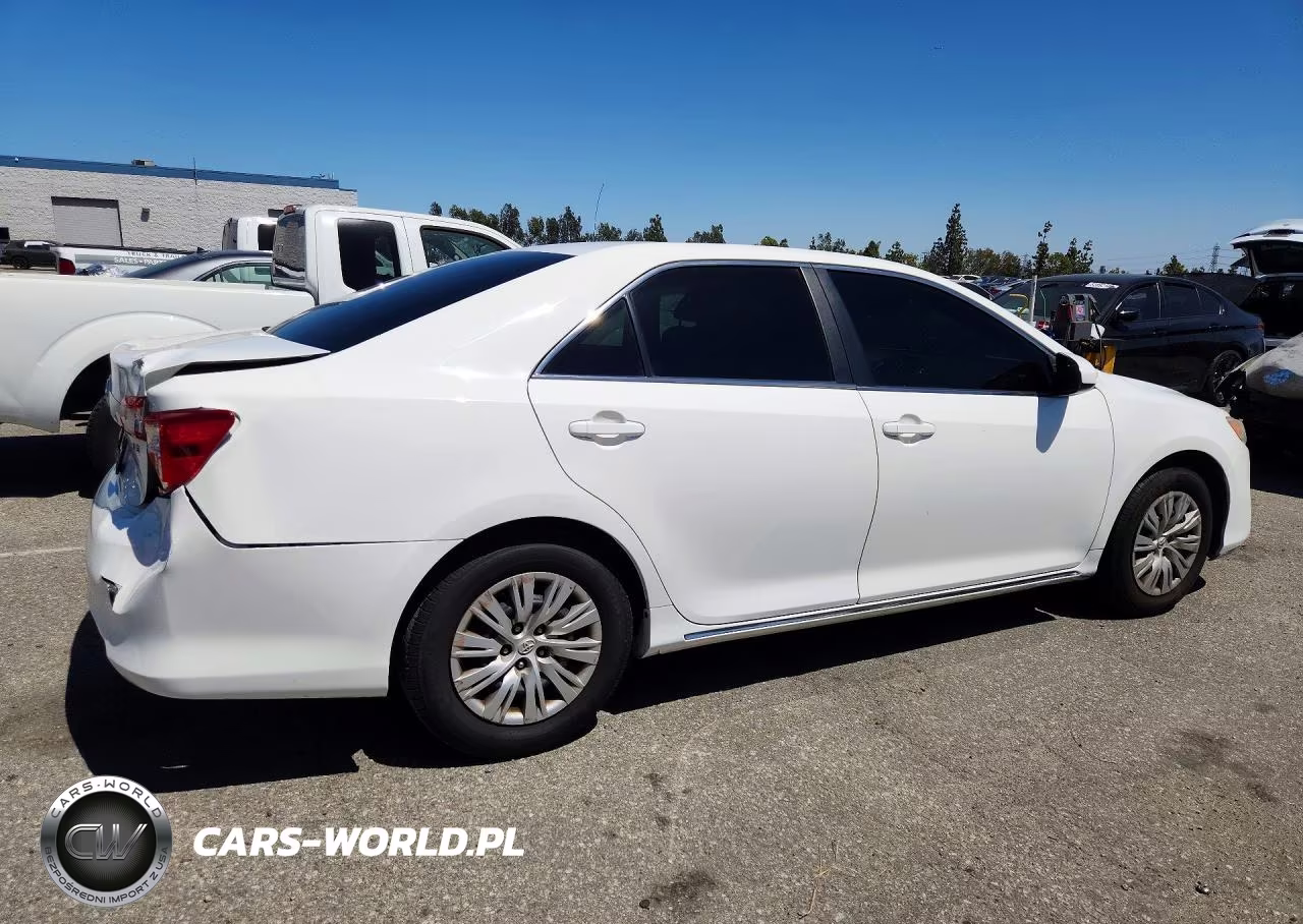 2014 Toyota Camry Le VIN:4T4BF1FK0ER434541 - 3