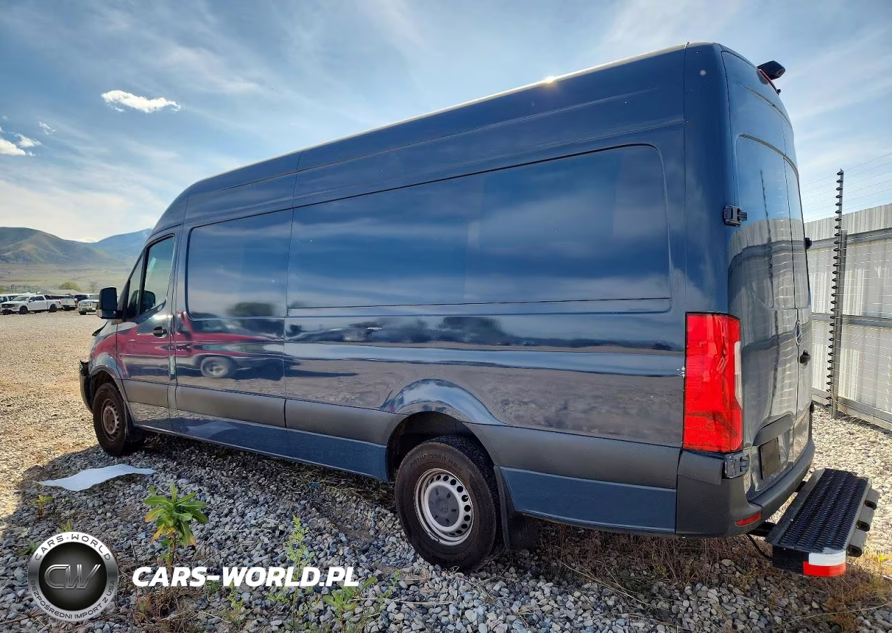 2019 Mercedes Benz Sprinter 2500 Delivery Van VIN:WD4PF1CD7KP141830 - 3