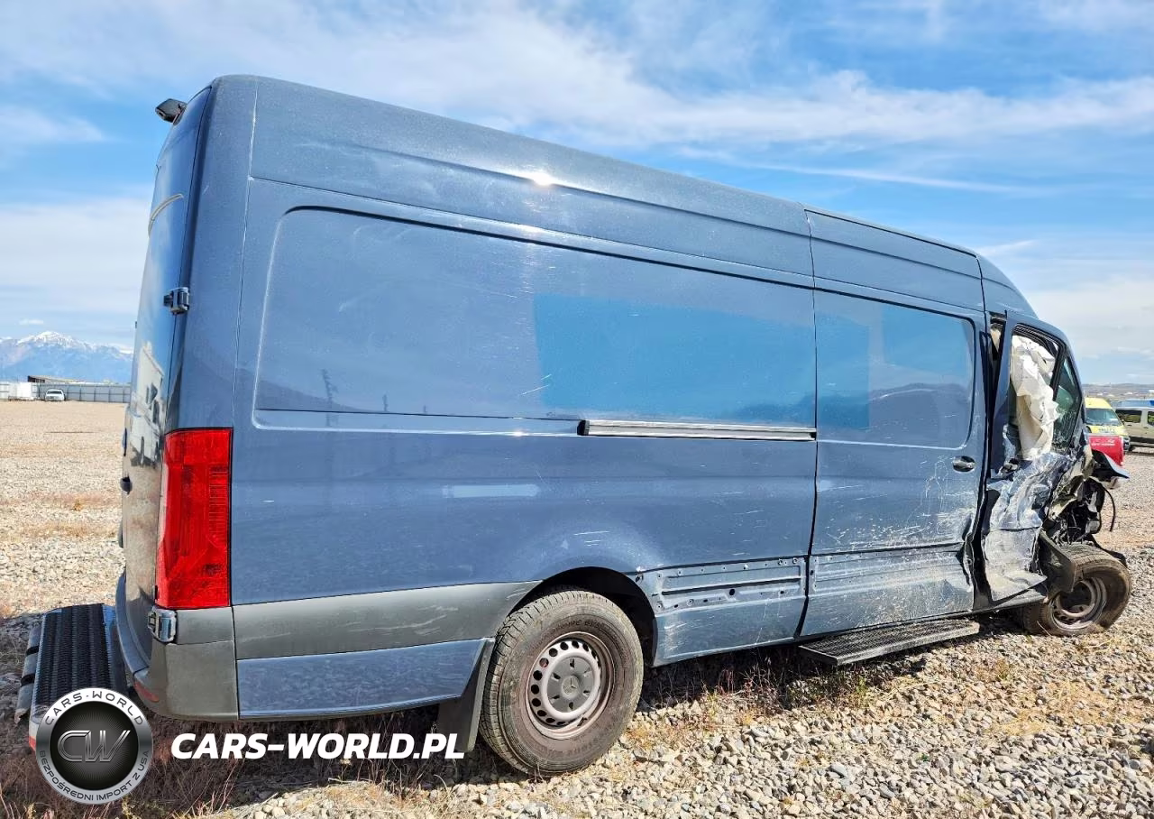 2019 Mercedes Benz Sprinter 2500 Delivery Van VIN:WD4PF1CD7KP141830 - 4