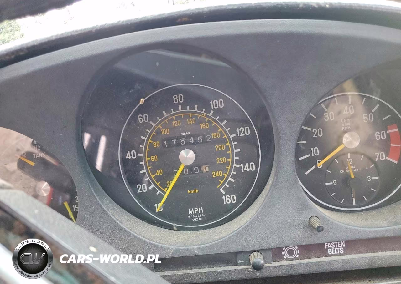 1977 Mercedes-Benz 400 VIN:10704412038927 - 9