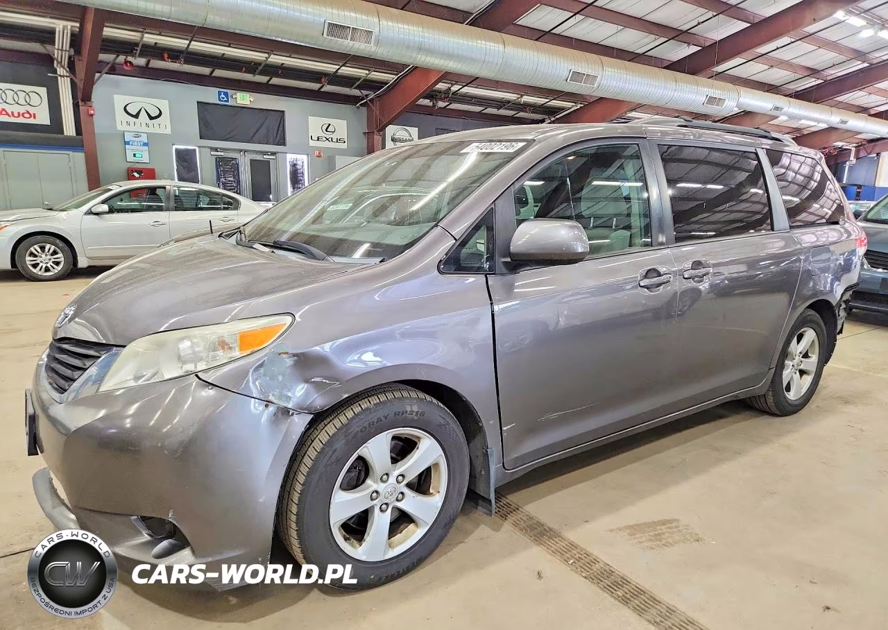 2011 Toyota Sienna Le