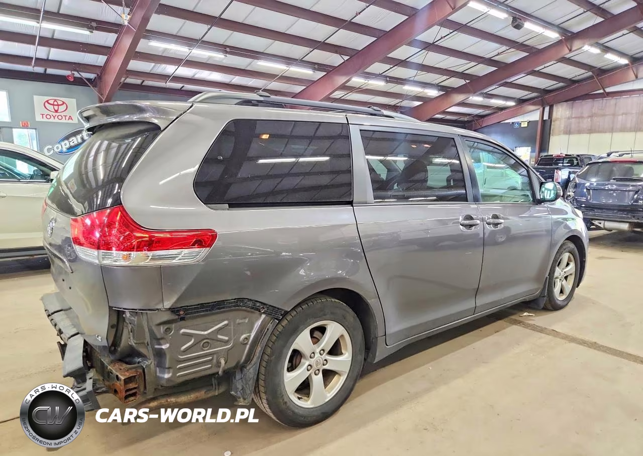 2011 Toyota Sienna Le VIN:5TDKK3DC2BS080703 - 3
