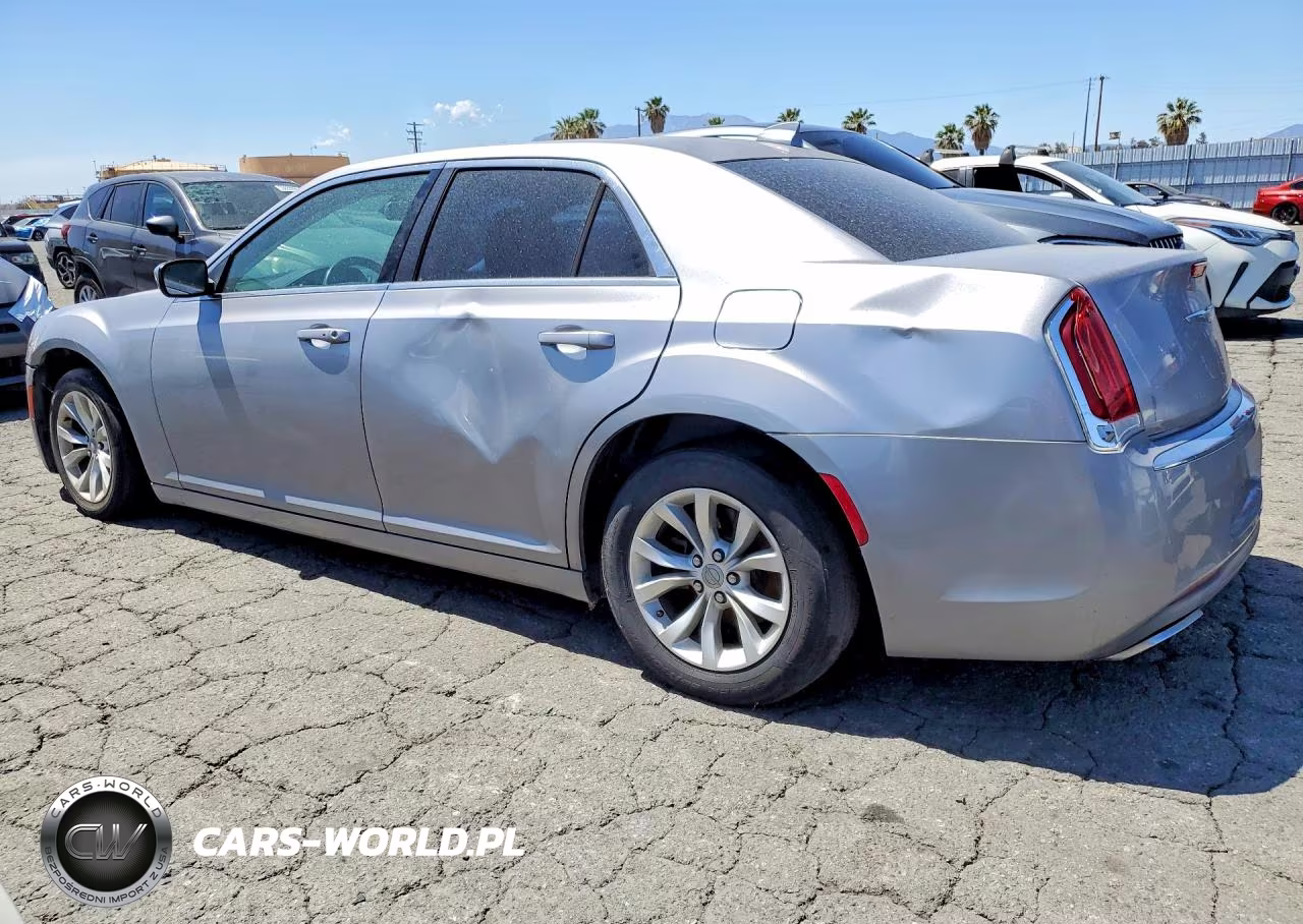 2015 Chrysler 300 Limited VIN:2C3CCAAG7FH872142 - 2