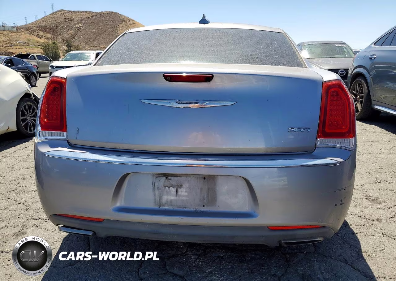 2015 Chrysler 300 Limited VIN:2C3CCAAG7FH872142 - 6