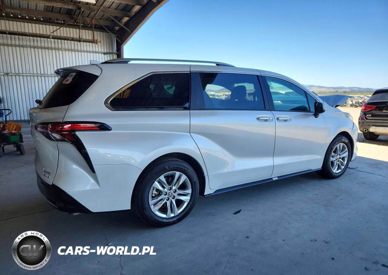 2024 Toyota Sienna Limited 7-Passenger VIN:5TDZSKFC5RS150842 - 3