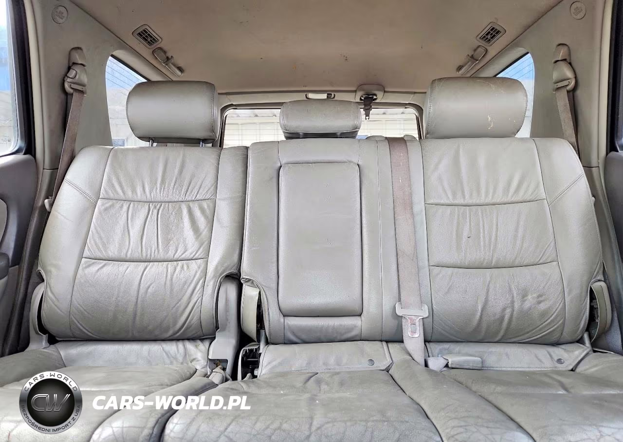 2005 Toyota Sequoia Sr5 VIN:5TDBT44A85S237107 - 10