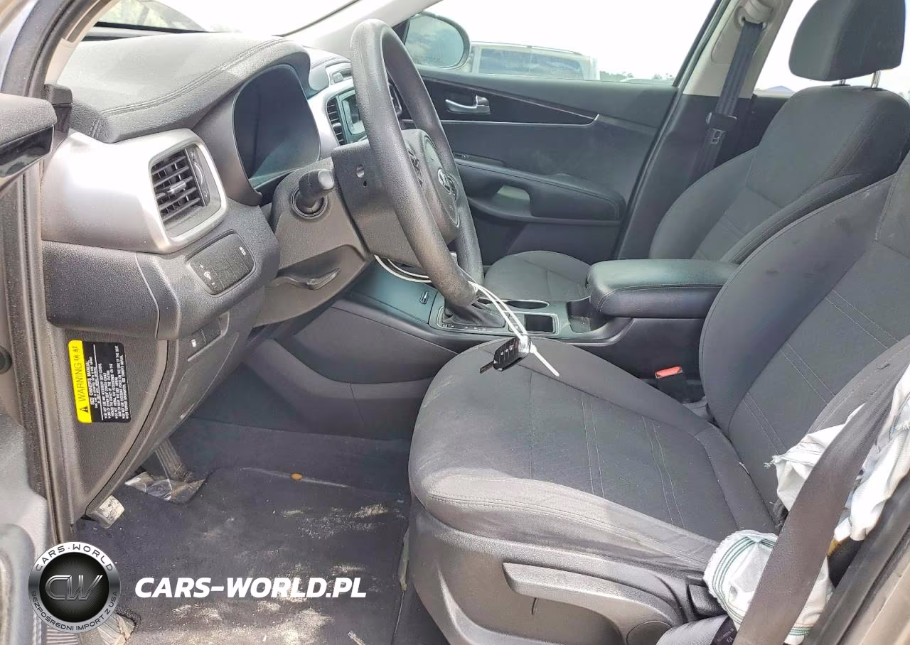 2017 Kia Sorento L VIN:5XYPG4A31HG220943 - 7
