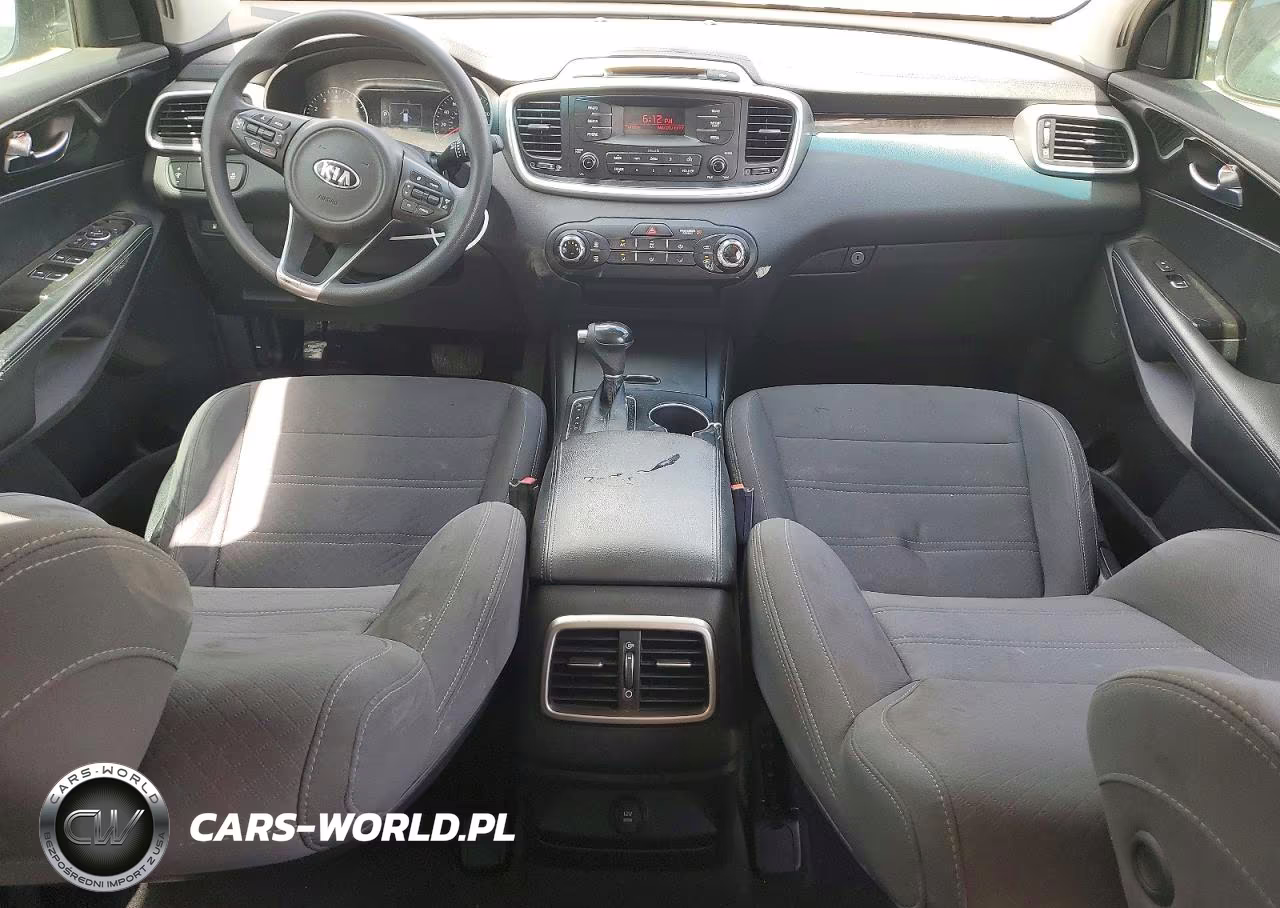 2017 Kia Sorento L VIN:5XYPG4A31HG220943 - 8