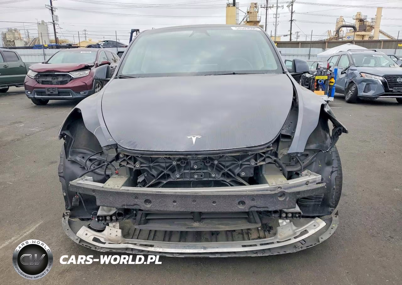2024 Tesla Model Y VIN:7SAYGDEE7RF036070 - 5
