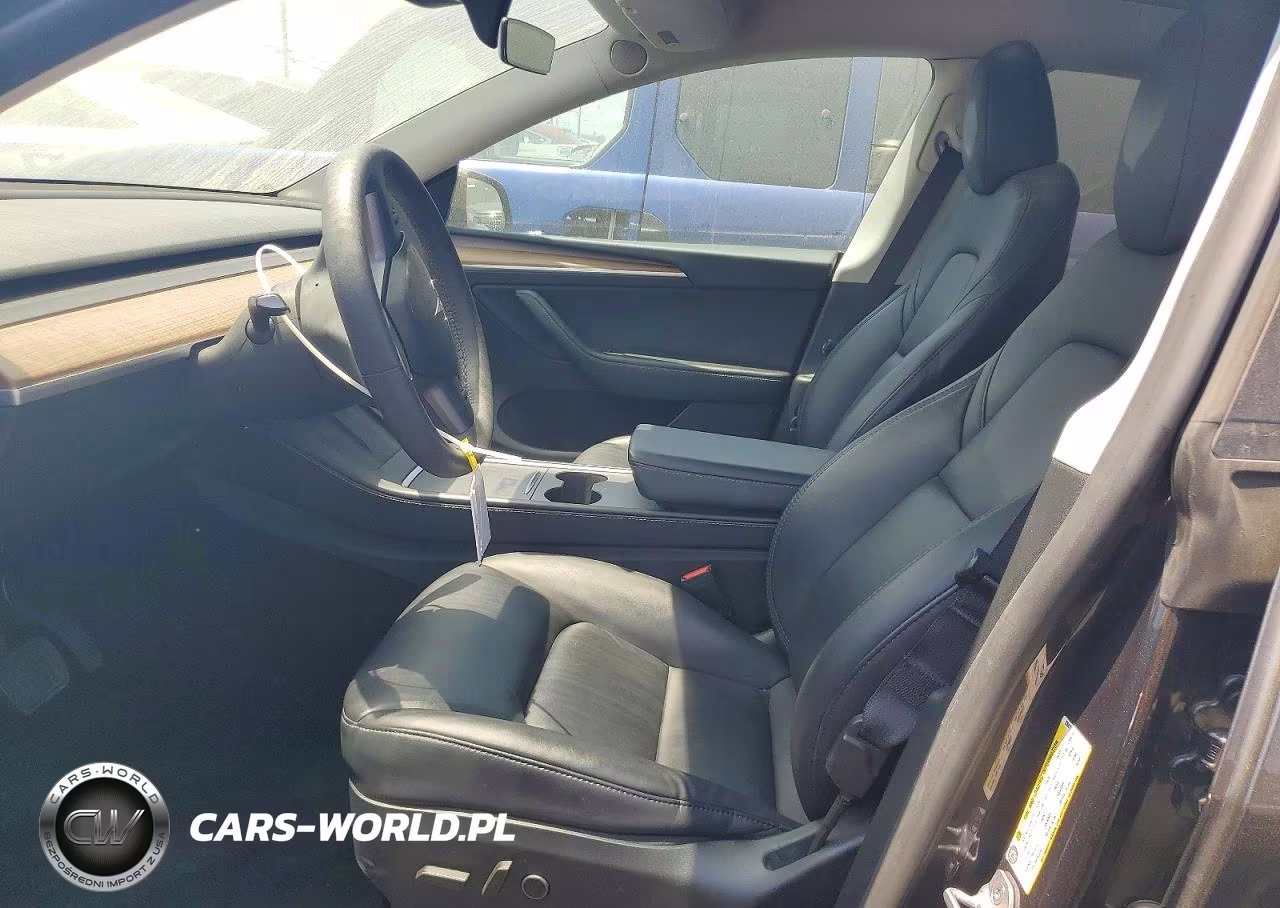 2024 Tesla Model Y VIN:7SAYGDEE7RF036070 - 7