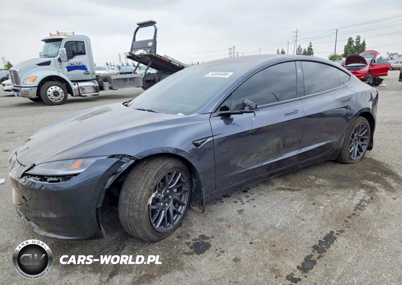 2026 Tesla Model 3 – zdjęcie 1 z 12