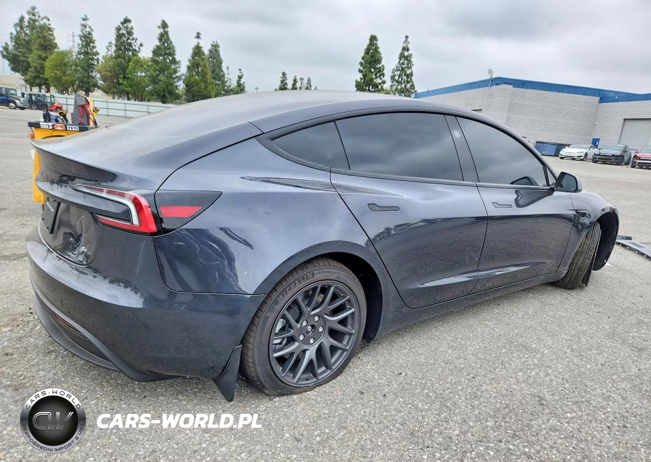 2026 Tesla Model 3 VIN:5YJ3E1EA3TF165133 - 3