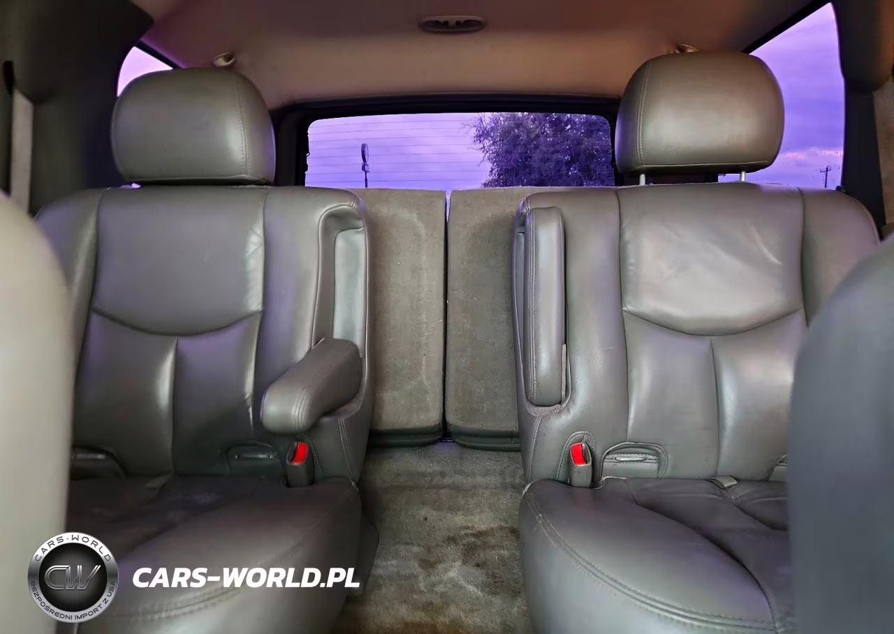 2005 Chevrolet Tahoe C1500 VIN:1GNEC13T35R210160 - 10