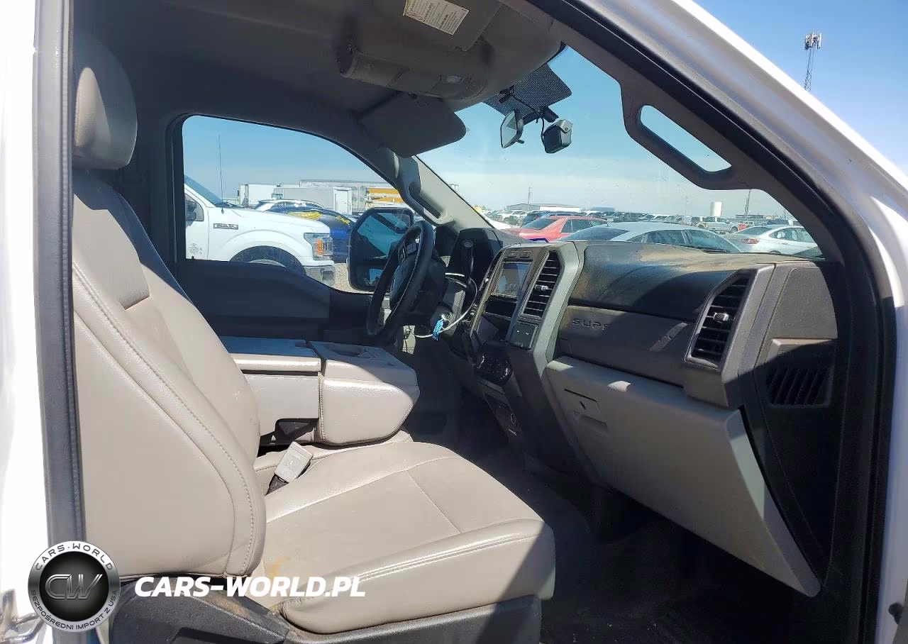 2018 Ford F350 Super Duty VIN:1FDBF3A68JED02034 - 10