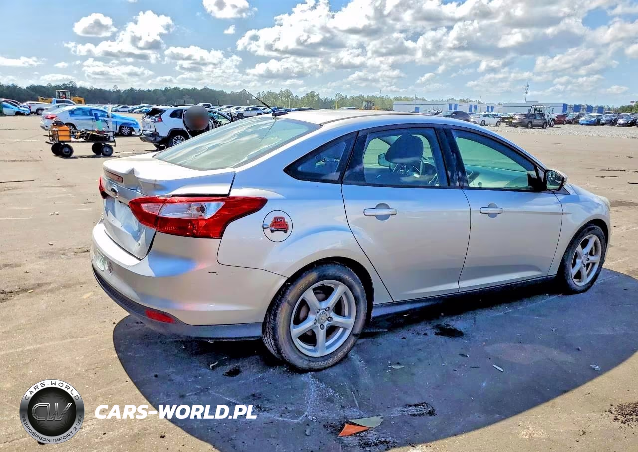 2014 Ford Focus Se VIN:1FADP3F29EL269469 - 3