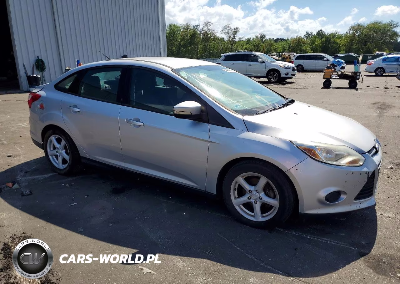2014 Ford Focus Se VIN:1FADP3F29EL269469 - 4