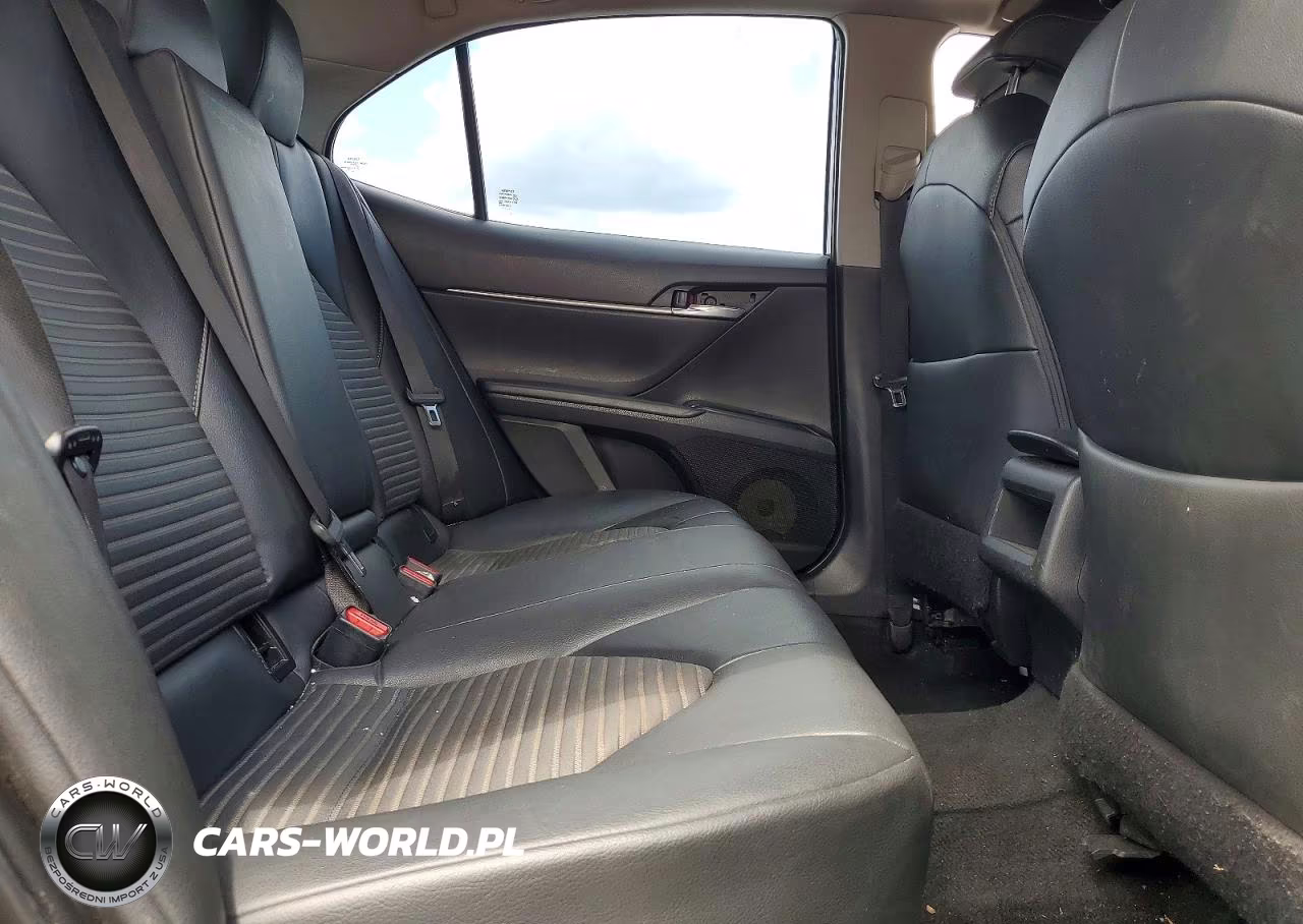 2018 Toyota Camry Se VIN:4T1B11HK7JU516640 - 10