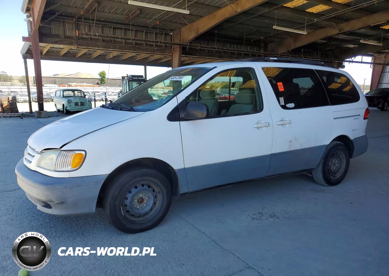 2003 Toyota Sienna Le