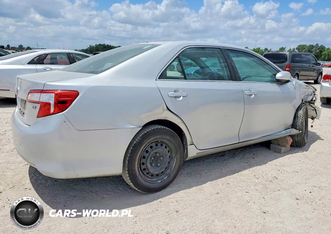 2014 Toyota Camry Le VIN:4T4BF1FK1ER359316 - 3