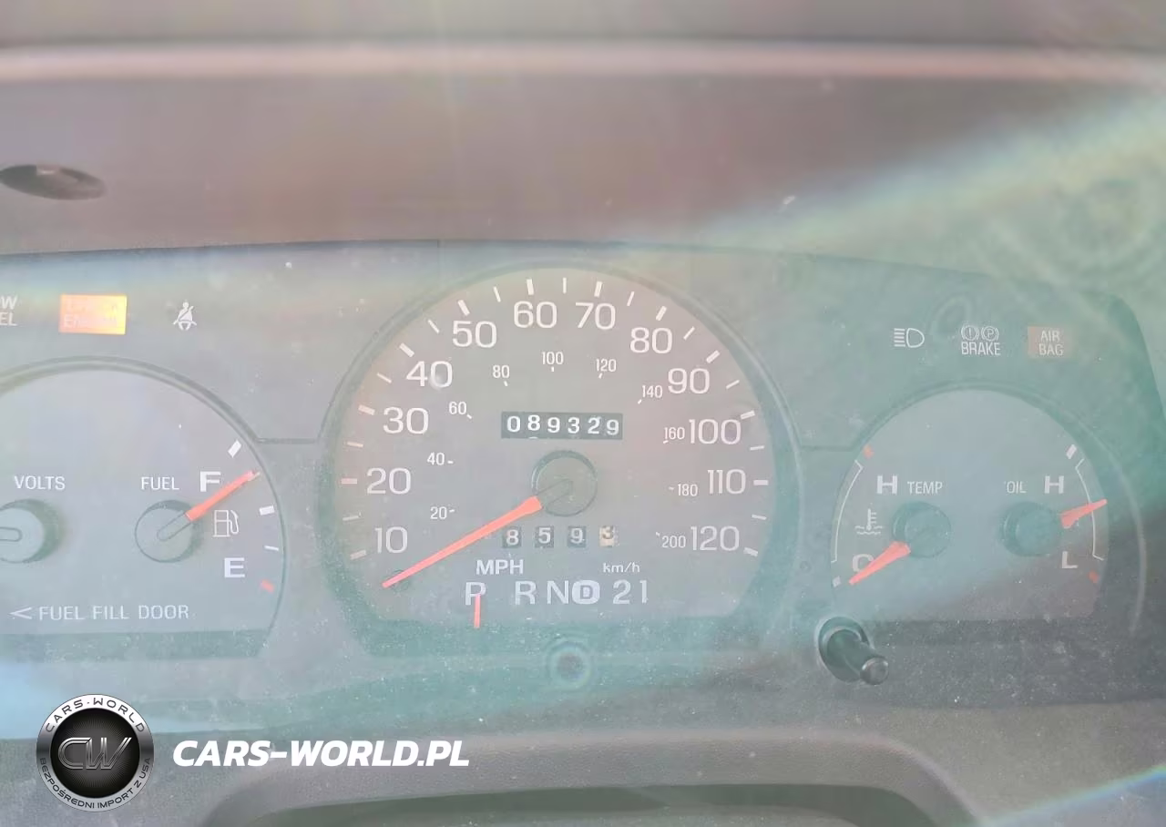 2005 Mercury Grand Marquis Gs VIN:2MEFM74W05X652405 - 9
