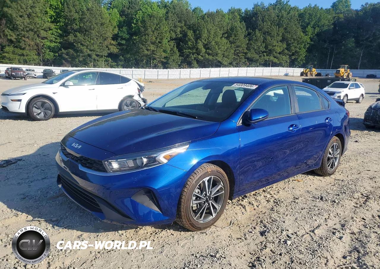 2023 Kia Forte Lxs – zdjęcie 1 z 12