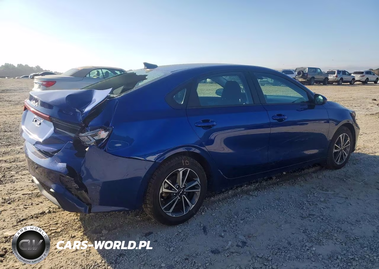 2023 Kia Forte Lxs VIN:3KPF24AD8PE555826 - 3