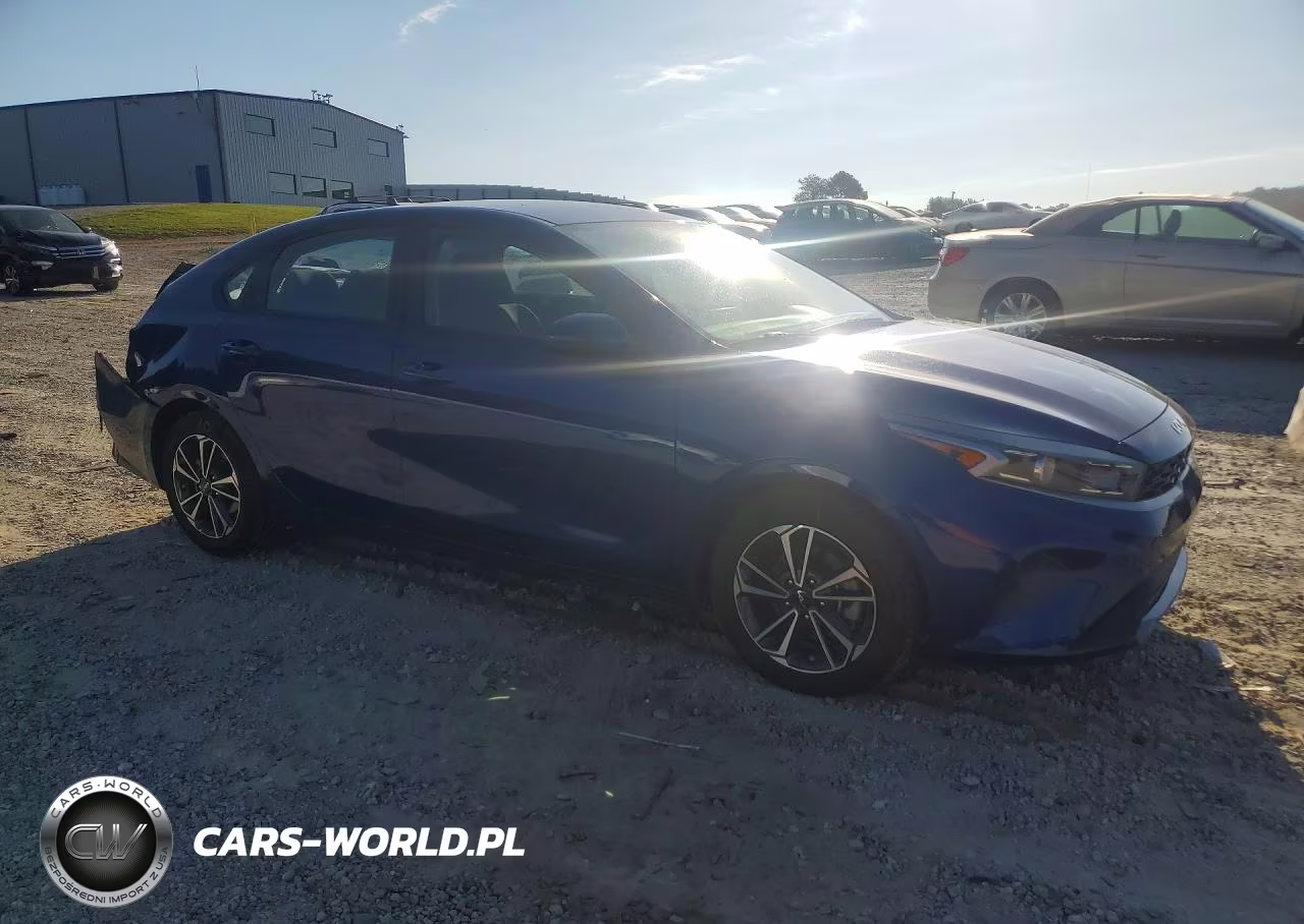 2023 Kia Forte Lxs VIN:3KPF24AD8PE555826 - 4