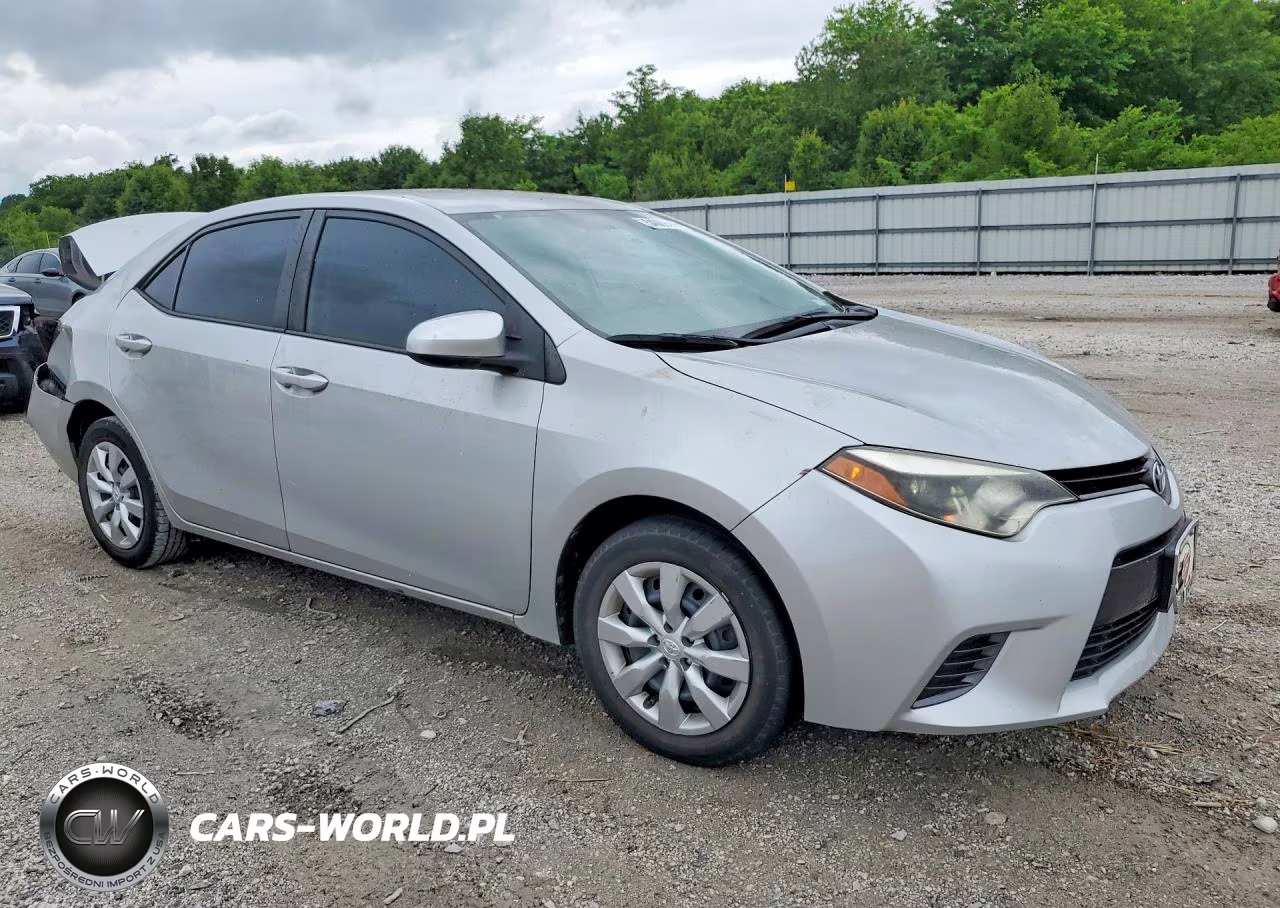 2015 Toyota Corolla Le VIN:5YFBURHE5FP273807 - 4