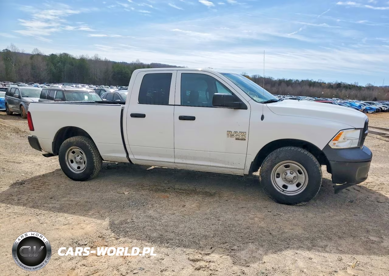 2019 Ram 1500 Classic Tradesman VIN:1C6RR6FG9KS600650 - 4