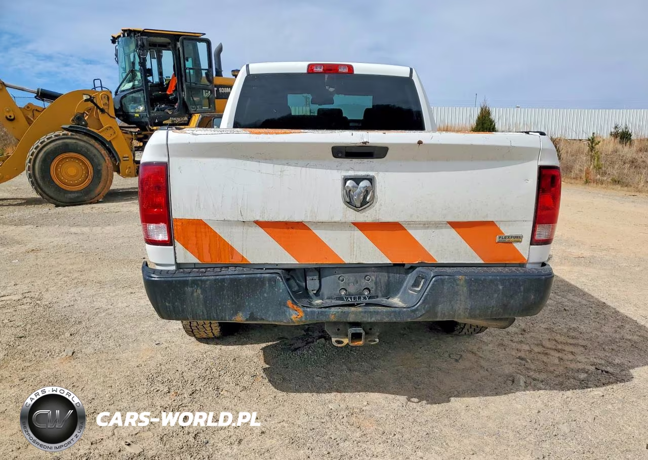 2019 Ram 1500 Classic Tradesman VIN:1C6RR6FG9KS600650 - 6